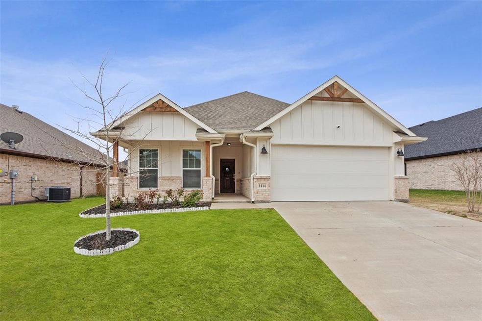 1414 Saratoga Dr, Sherman, TX 75092 - photo 1