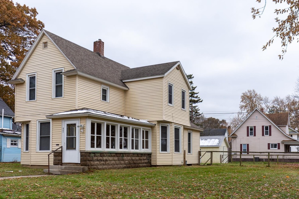 921 Fulton St, Elkhart, IN 46514 - photo 1