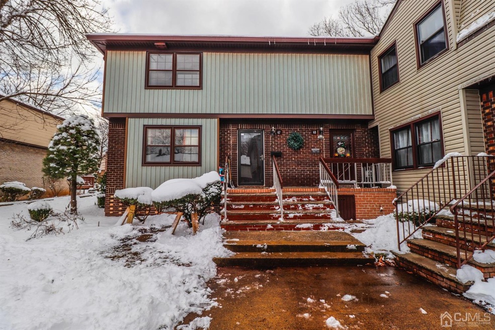 47 Highview Dr, Woodbridge, NJ 07095 - photo 1