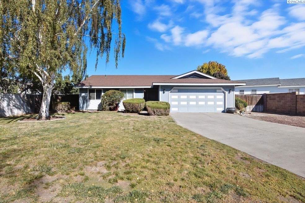 Pending $399,900 • Co-Listing Agent