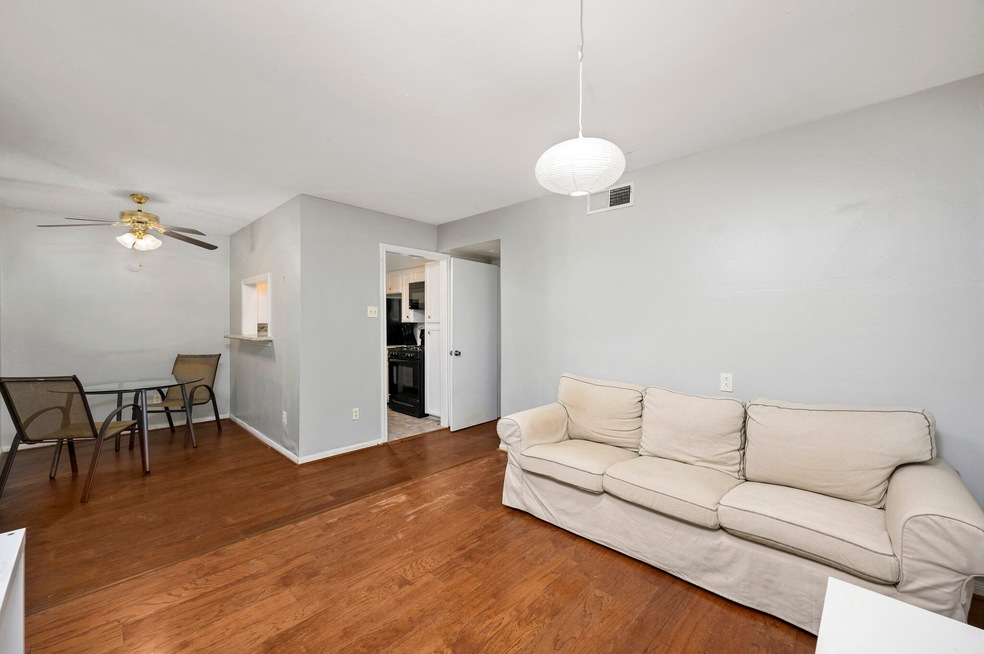 1710 Indiana St unit 8, Houston, TX 77006 - photo 1