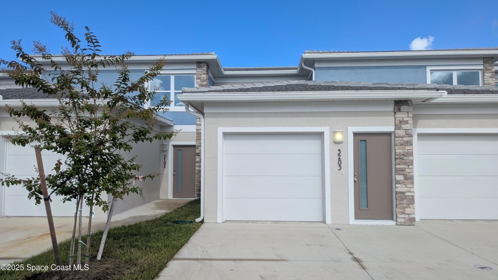 1605 Par St NE unit 3203, Palm Bay, FL 32905 - photo 1