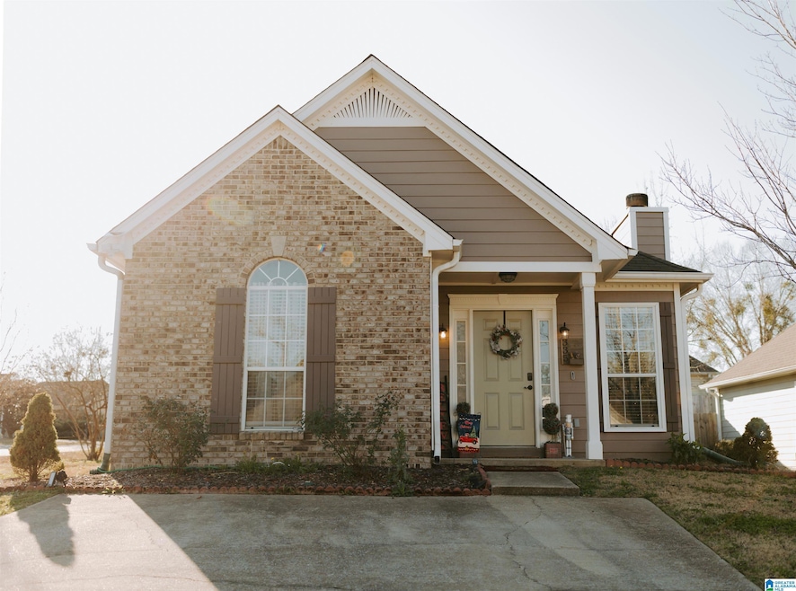 335 Camden Cove Cir, Calera, AL 35040 - photo 1