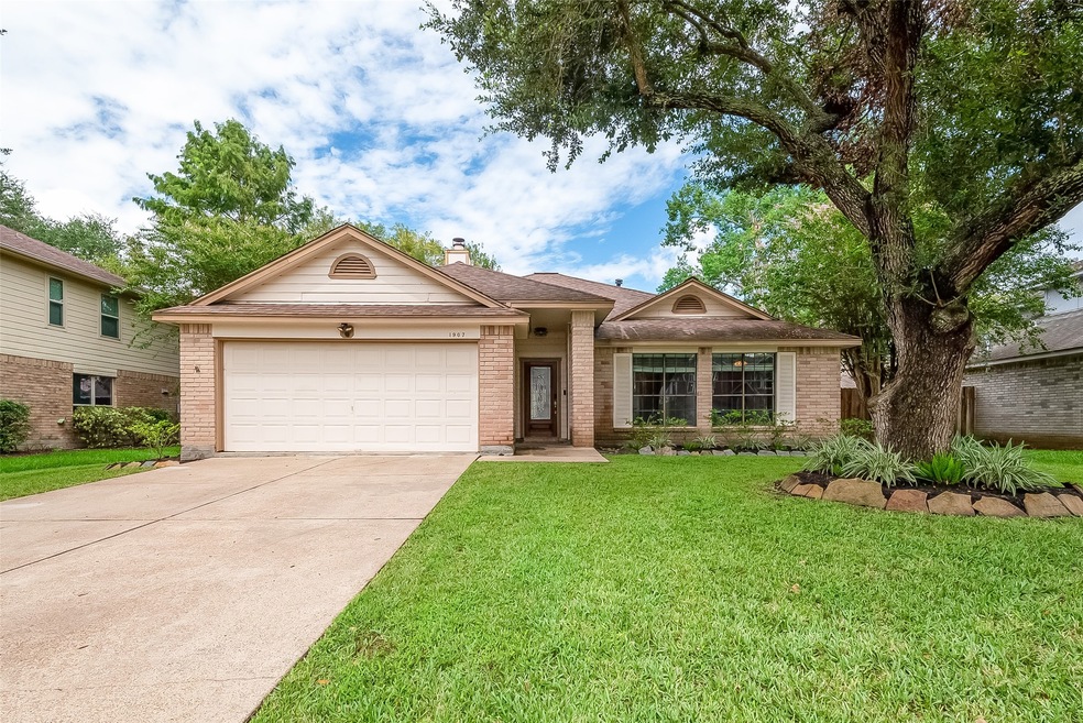 1907 Coronado St, Friendswood, TX 77546 - photo 1