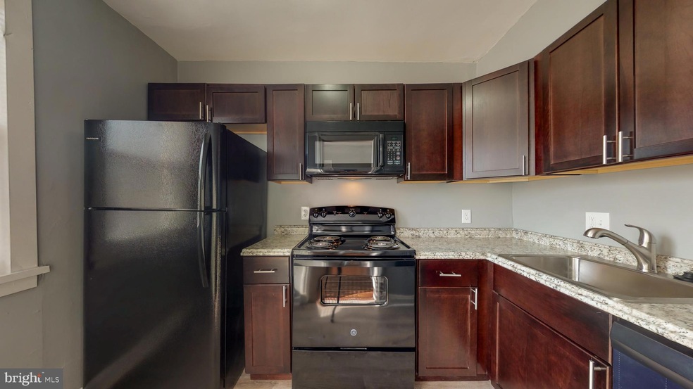 1102 Gleneagle Rd, Baltimore, MD 21239 - photo 1