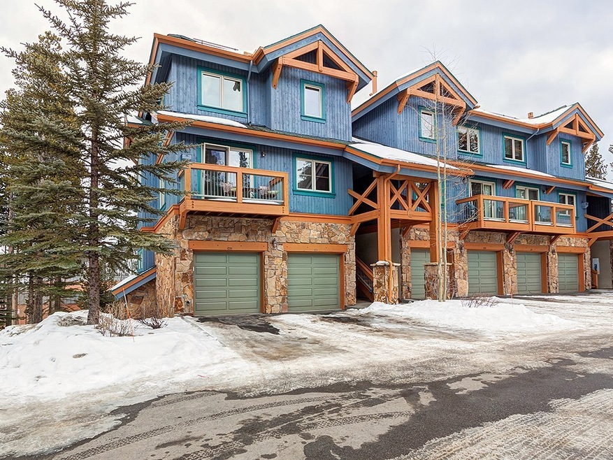 Los Pinos condos are located near the Snowflake li