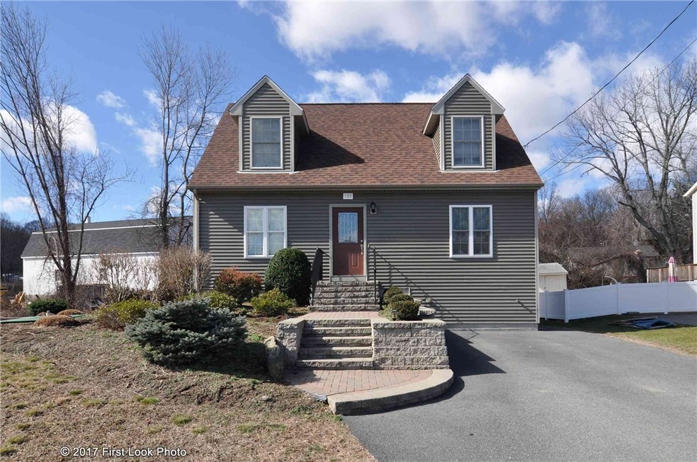 109 Sycamore Dr, Cranston, RI 02921 - photo 1