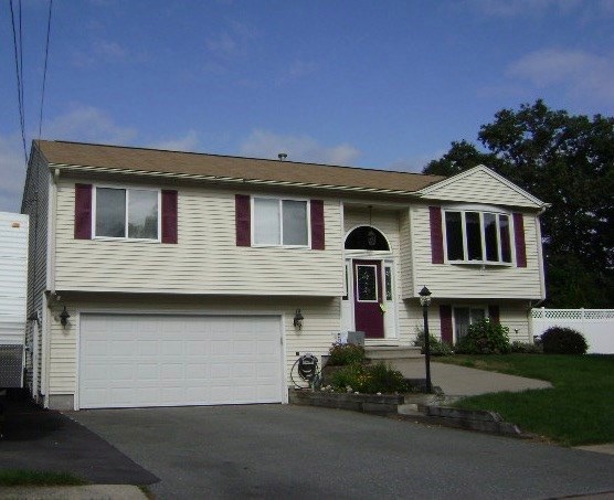 37 Lillian Ct, Warwick, RI 02886 - photo 1
