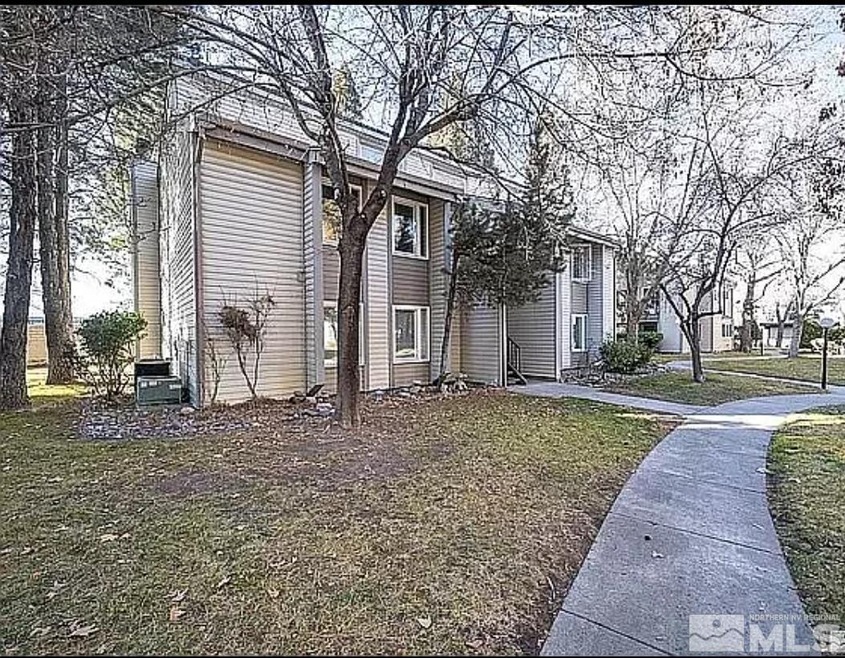 2352 Roundhouse Rd, Sparks, NV 89431 - photo 1