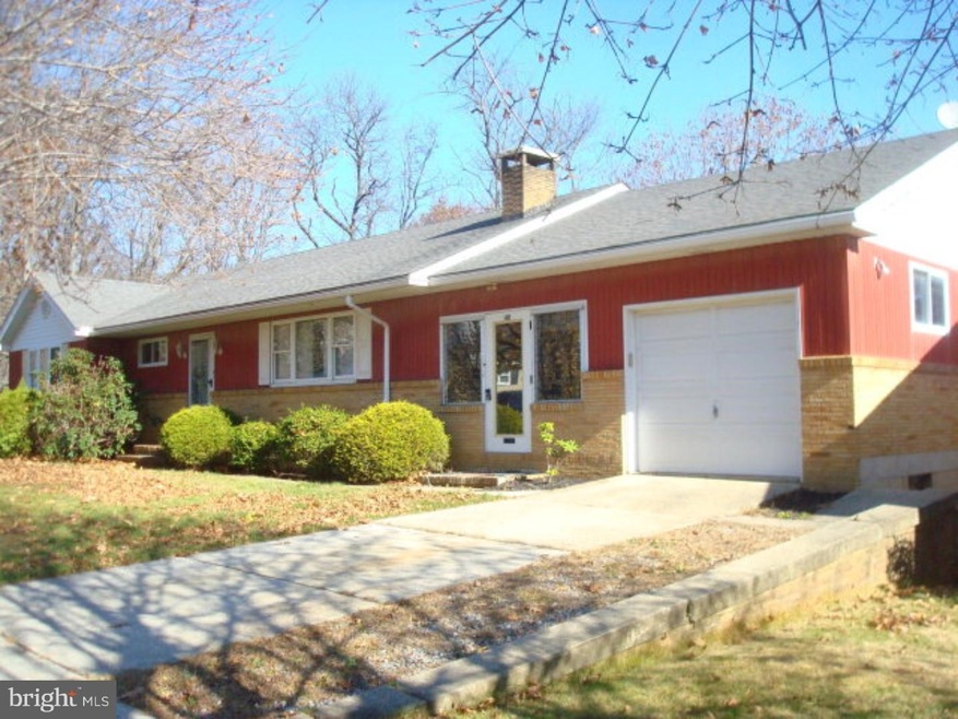 411 N Lehigh St, Tamaqua, PA 18252 - photo 1