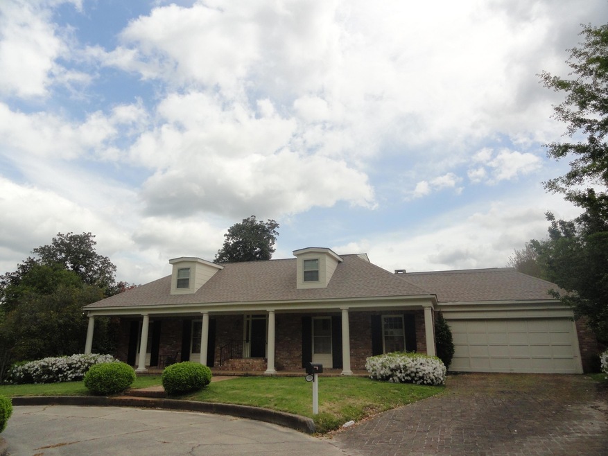 1321 N 11th Ave, Laurel