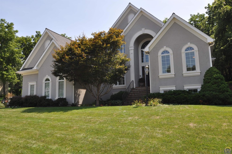 5725 SW 38th St, Topeka, KS 66610 - photo 1