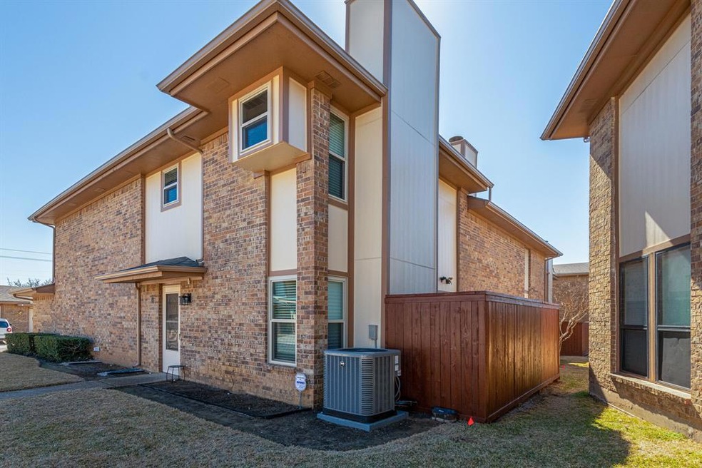 8 Rockwood Cir, Bedford, TX 76021 - photo 1