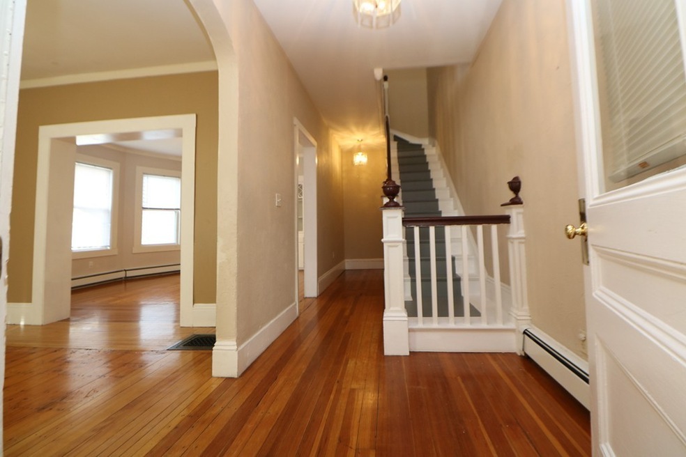 13 Oneida St unit Left, Lynn, MA 01901 - photo 1