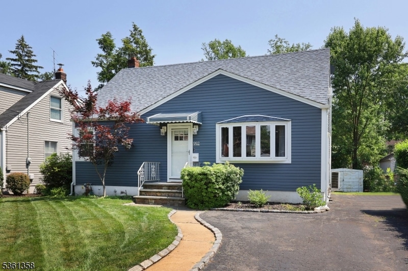 992 Milton Blvd, Rahway, NJ 07065 - photo 1