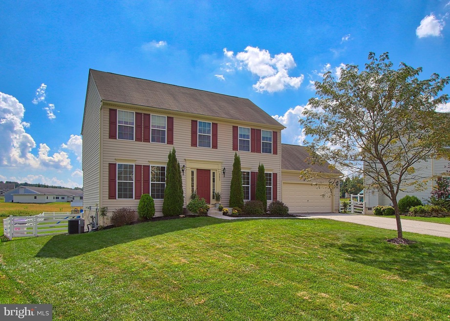 2693 Ideal Ct, Manchester, MD 21102 - photo 1