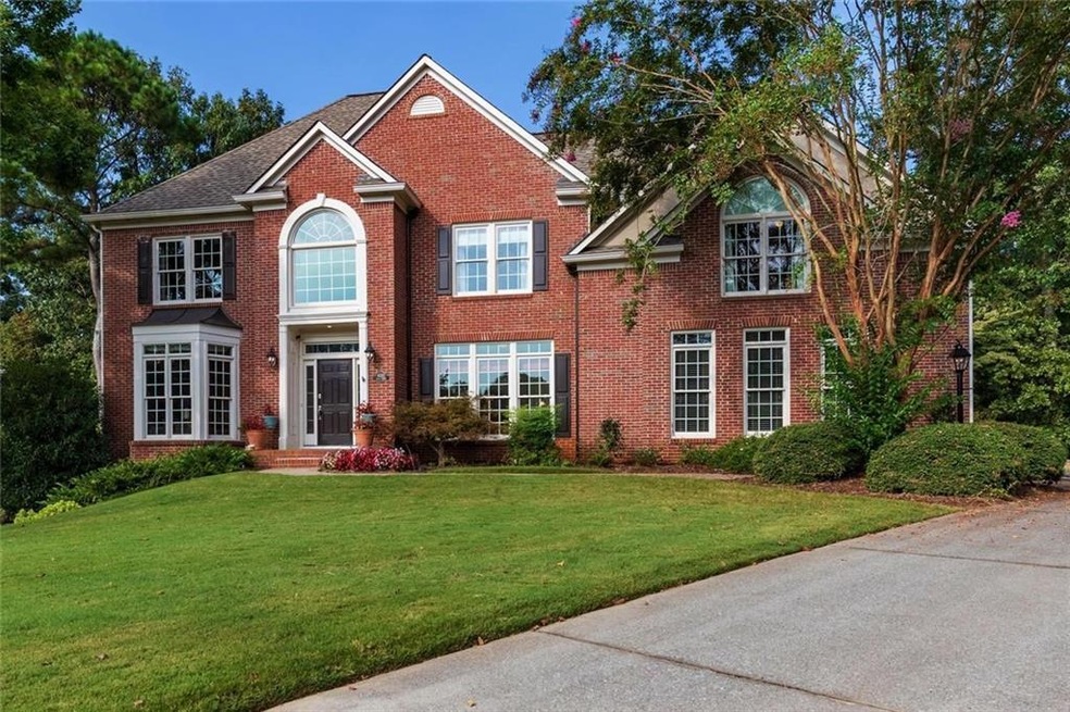 Gorgeous Showcase Home in Prestigious Berkeley Lak