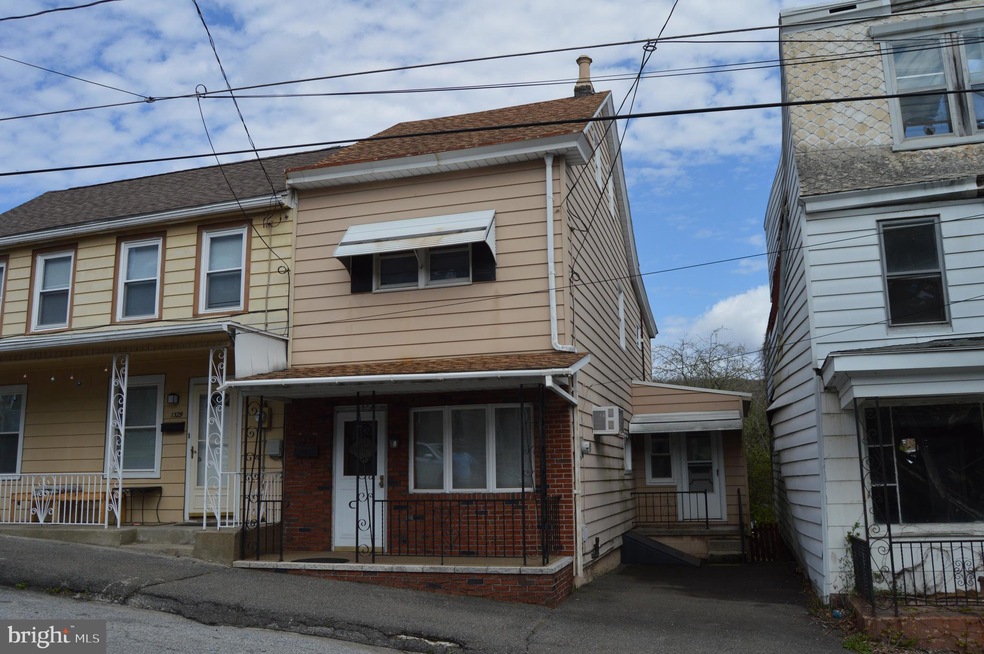 1327 Spruce St, Ashland, PA 17921 - photo 1