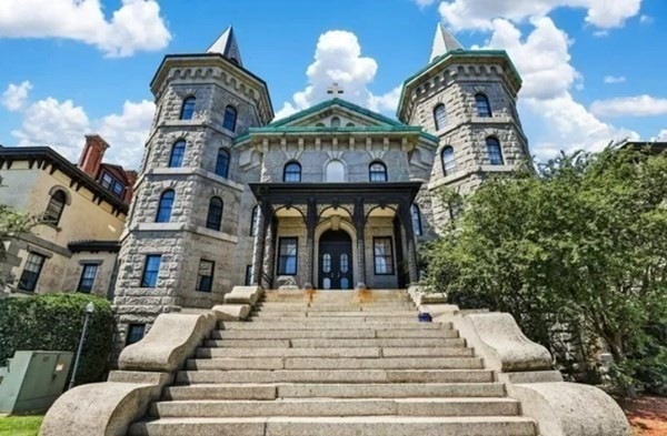 201 Thorndike St unit 1-12, Lowell, MA 01852 - photo 1