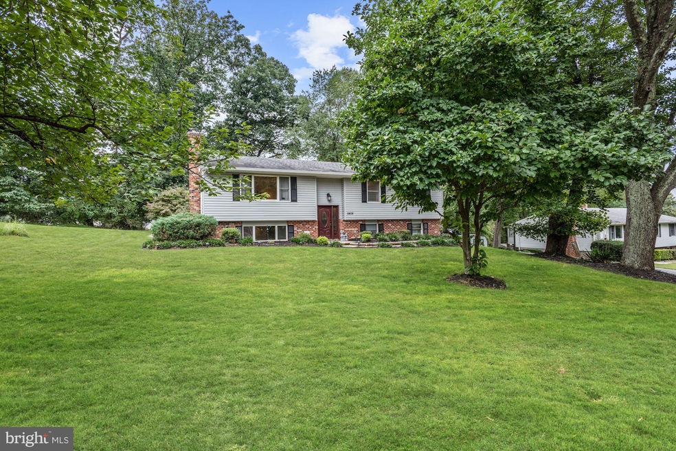 2408 Nickoles Dr, Sykesville, MD 21784 - photo 1