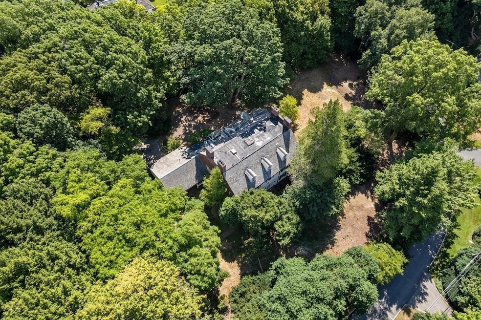 41 Codman Rd, Brookline, MA 02445 - photo 1