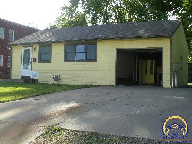2019 SW Mission Ave, Topeka, KS 66604 - photo 1