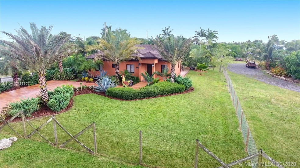 FENCED AND CROSS FENCED 1.25 SMALL FARM HOUSE 3/2 ON 1.25 ACRES OF LAND