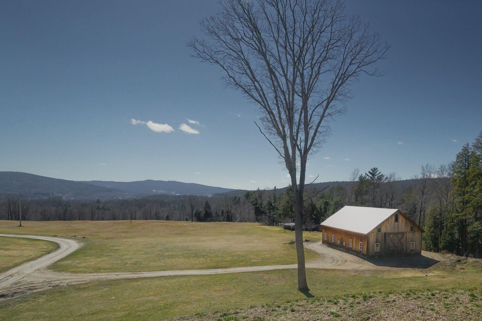 235 E Putney Falls Rd, Putney, VT 05346 - photo 1