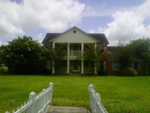 1619 Franklin St, Darien, GA 31305 - photo 1