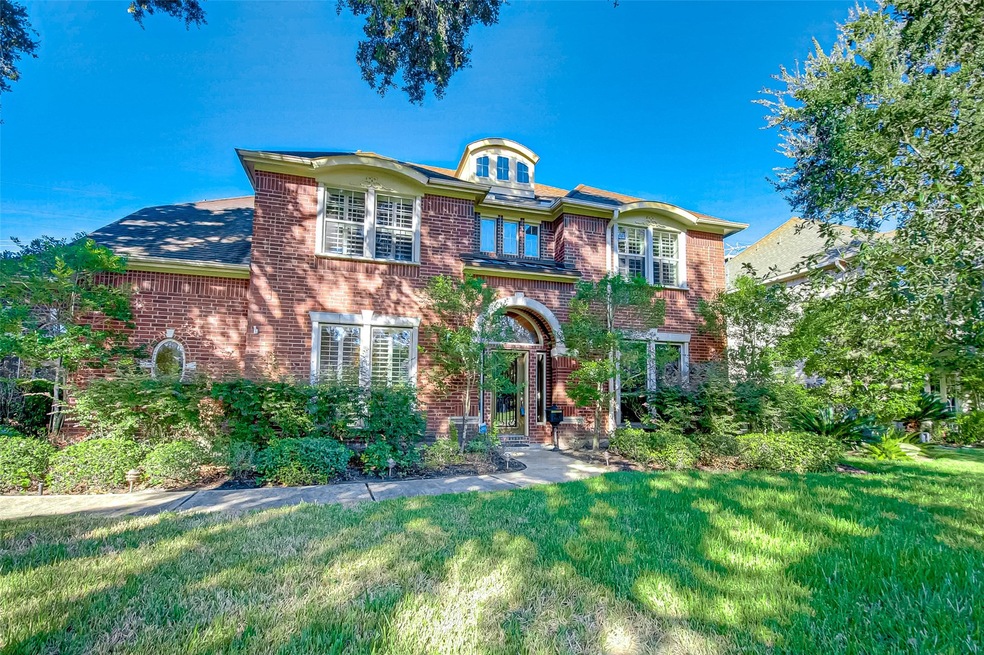 431 W Gaywood Dr, Houston, TX 77079 - photo 1