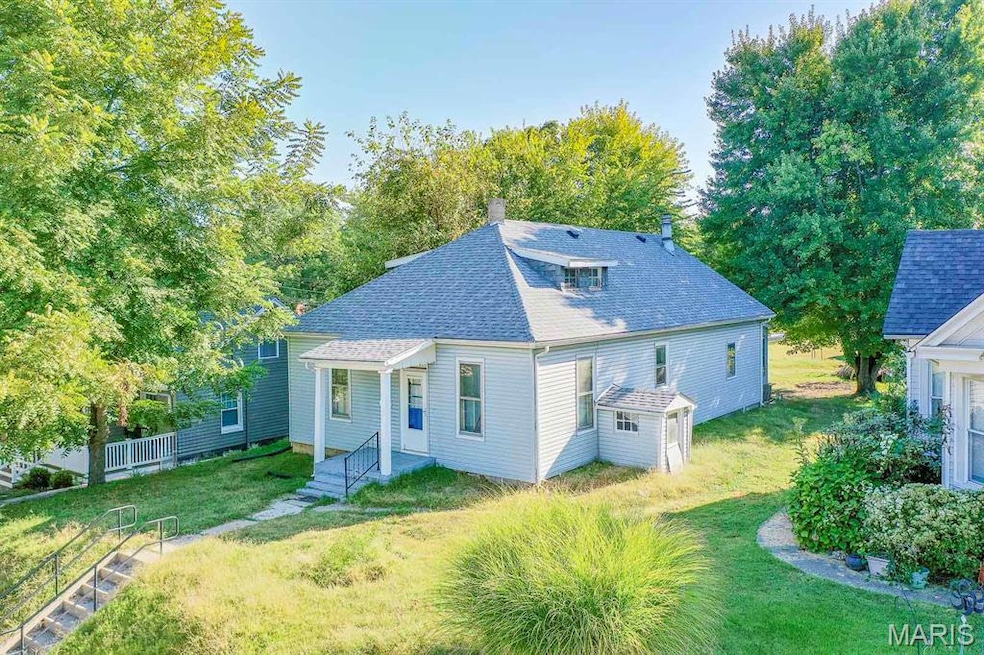 714 Sherman Ave, Edwardsville, IL 62025 - photo 1