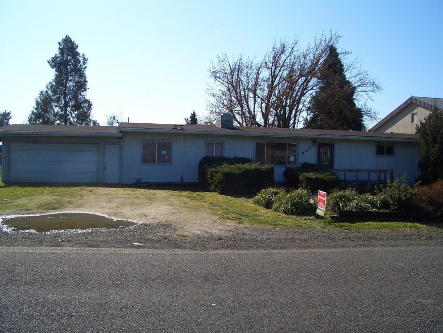 830 Lawnsdale Rd, Medford, OR 97504 - photo 1