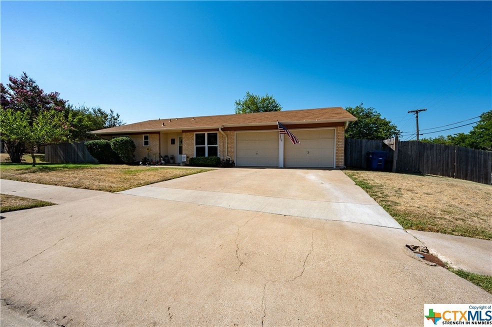 902 Lynn Ln, Copperas Cove, TX 76522 - photo 1