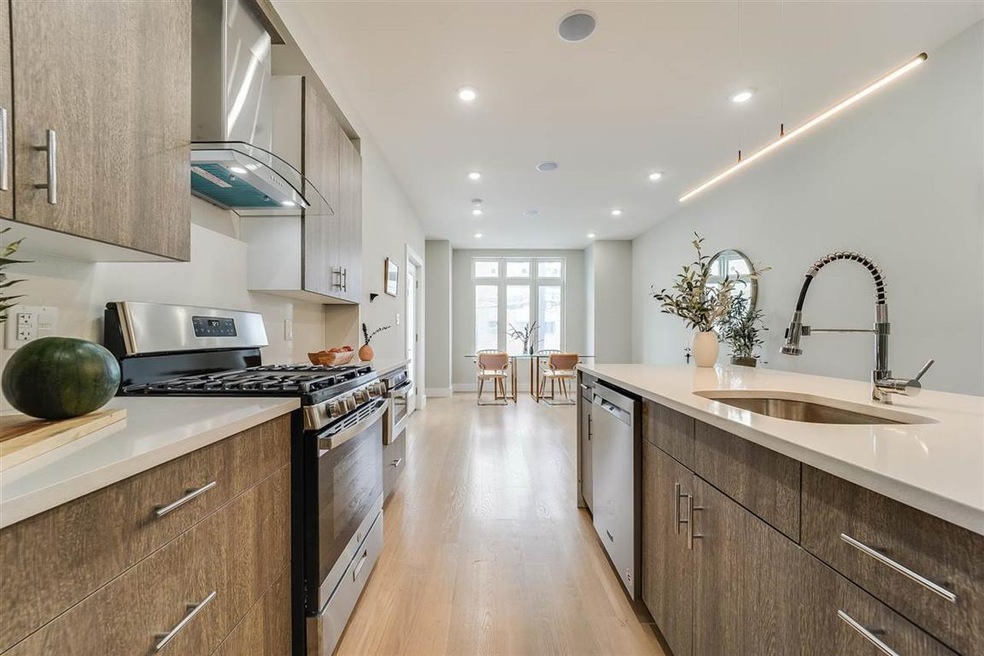 204 Freeman Ave unit 1, Jersey City, NJ 07306 - photo 1