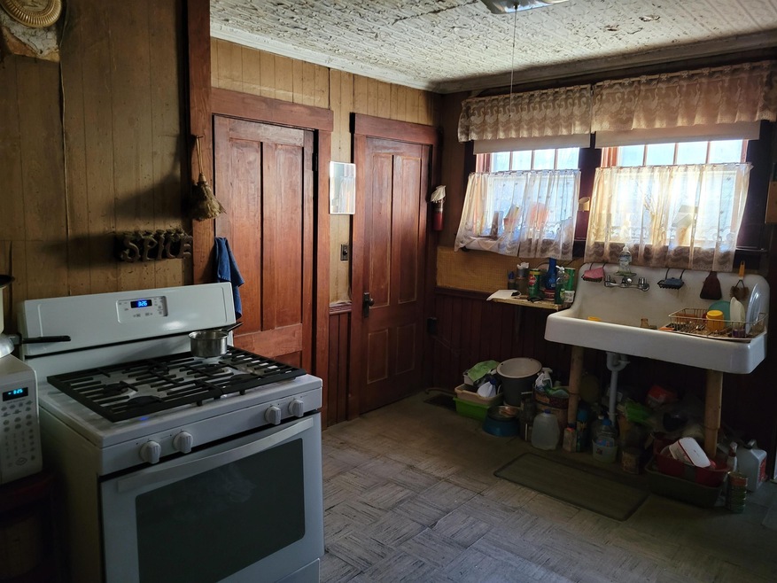 75 Pine Ave, Keene, NH 03431 - photo 1