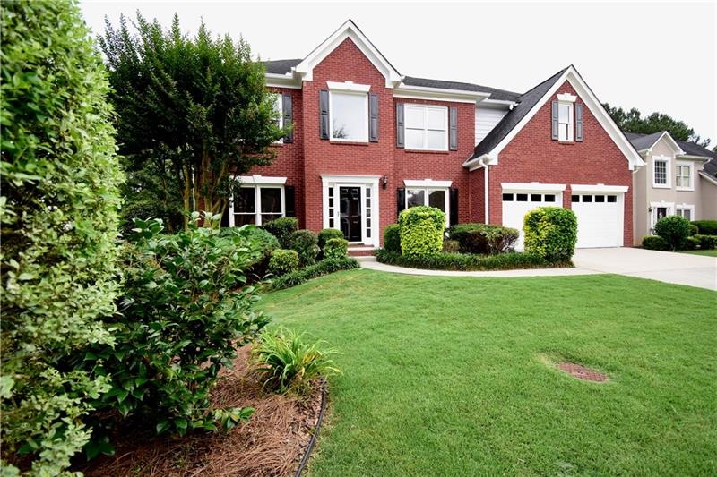 Welcome home to 390 Lamme Chase!!