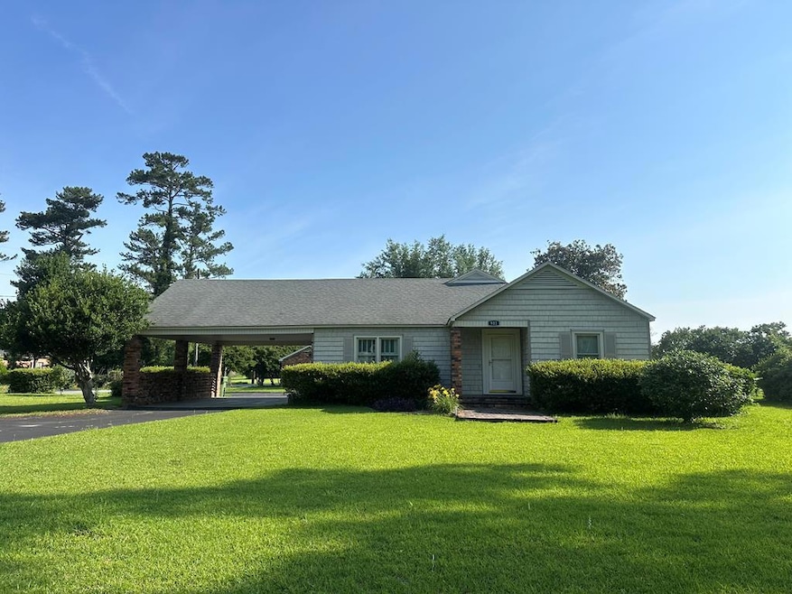 901 E 4th St, Adel, GA 31620 - photo 1