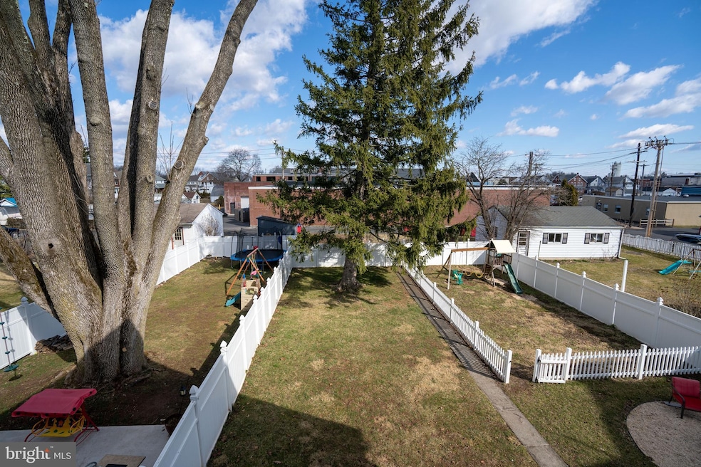 507 Juniper St, Quakertown, PA 18951 - photo 1