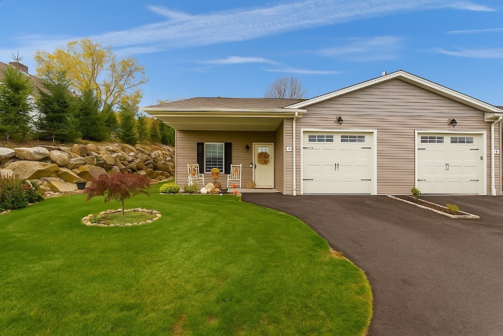 550 Wakefield St unit 3, West Warwick, RI 02893 - photo 1