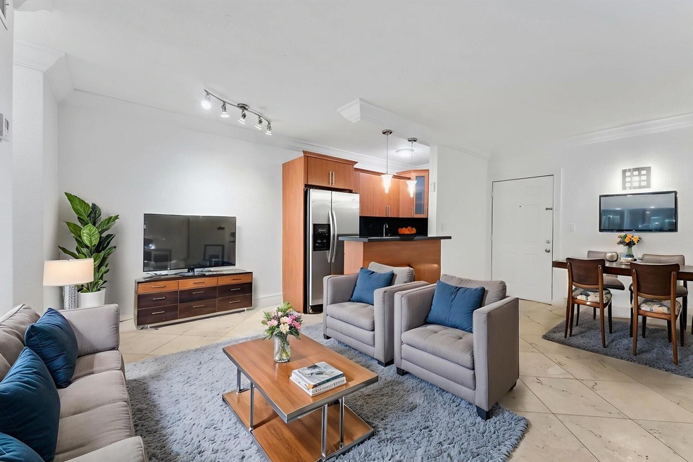 150 SW 10th St unit 4, Miami, FL 33130 - photo 1