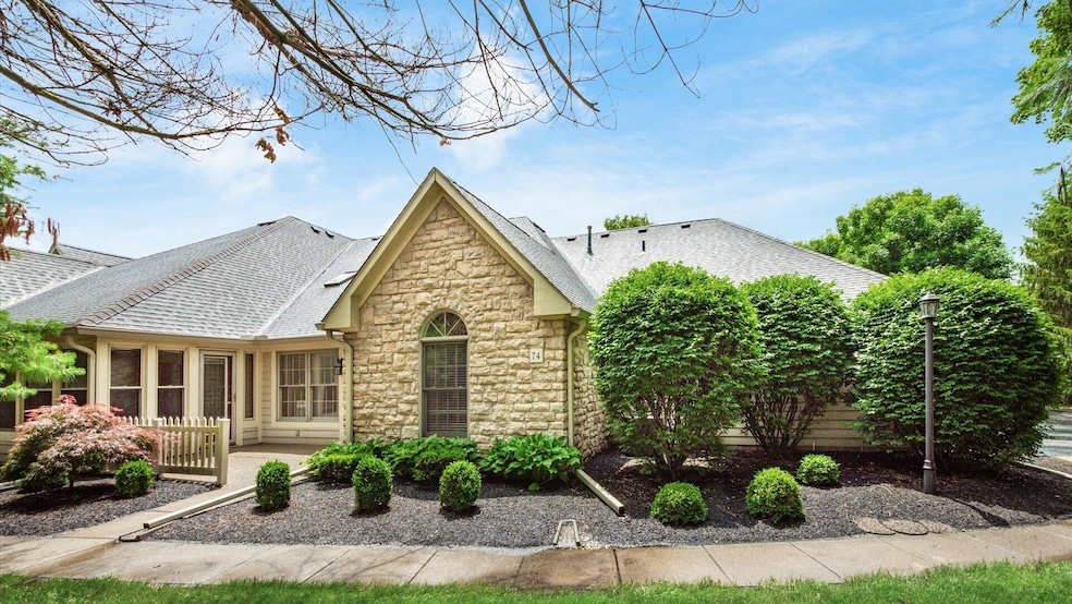 27-z 74 Stonington Cir059