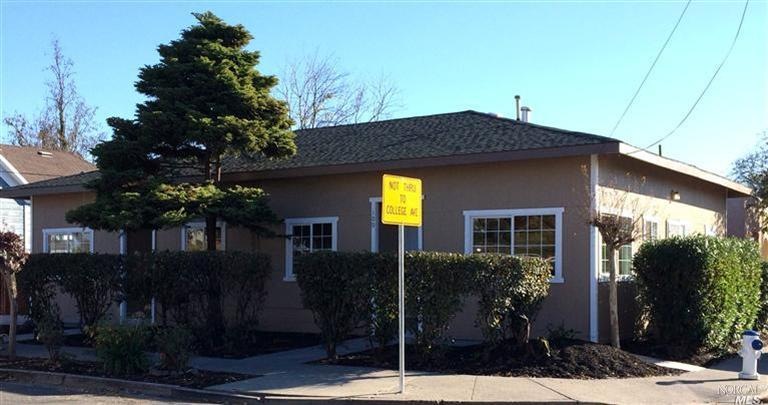 Front picture of the duplex.