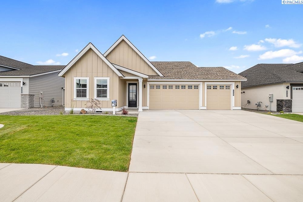 12105 Dunsmuir Dr, Pasco, WA 99301 - photo 1