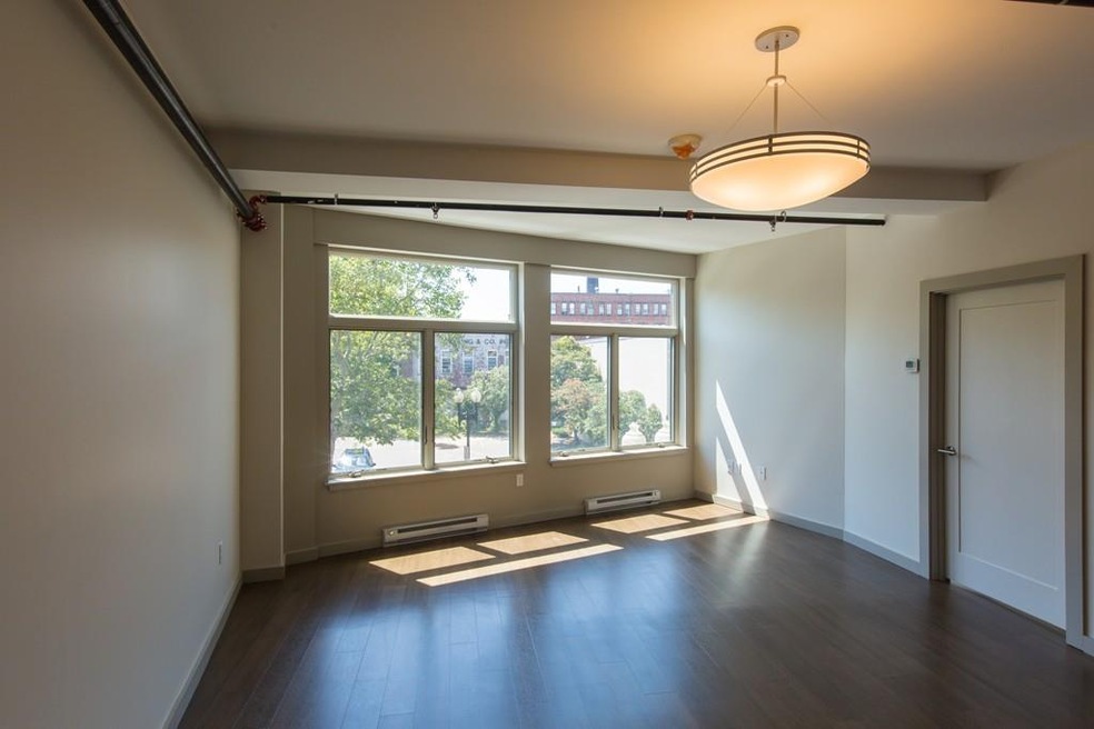 33 Central Square unit 502, Lynn, MA 01901 - photo 1