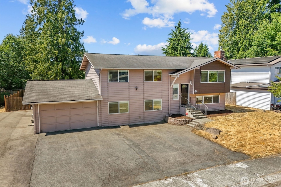 For Sale $829,950 • Co-Listing Agent