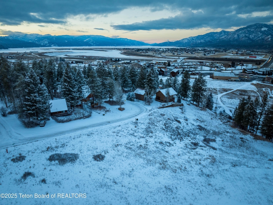 622 Grandview Dr, Alpine, WY 83128 - photo 1