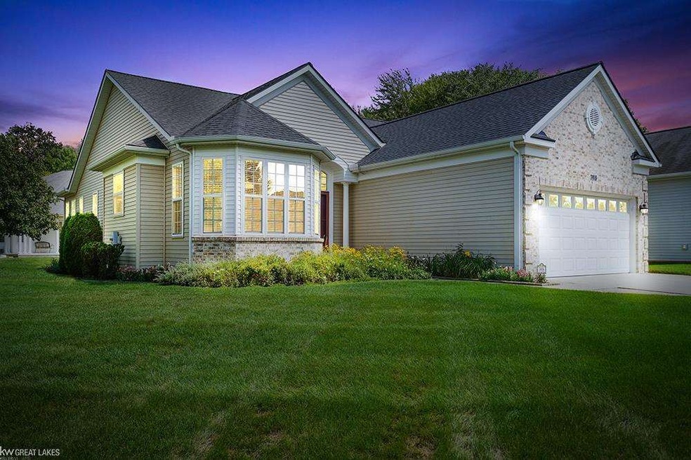 3918 Hillsdale Dr unit 181, Auburn Hills, MI 48326 - photo 1