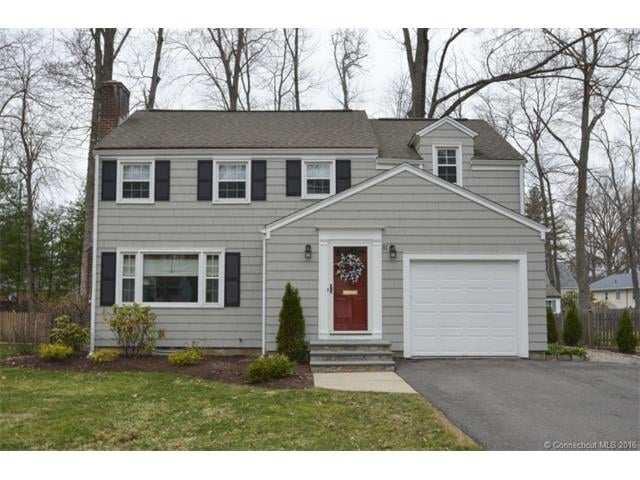 Welcome to 31 Mohegan Drive!