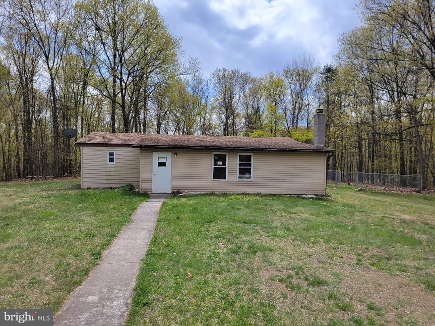 3045 Mann Rd, Hancock, MD 21750 - photo 1