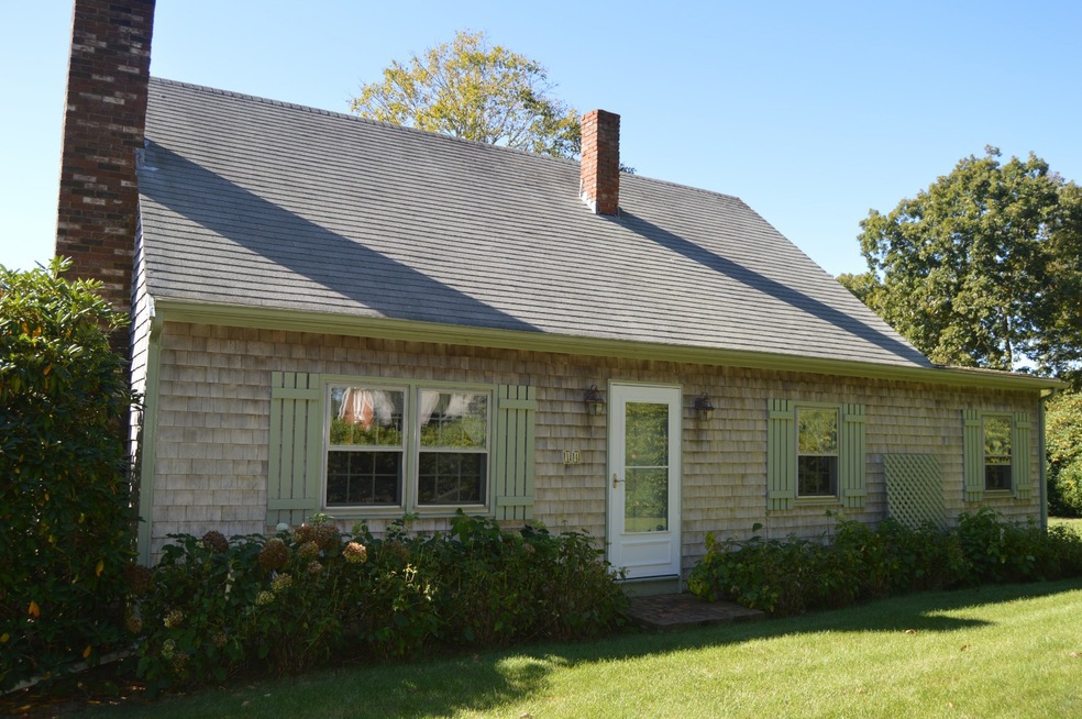 14 Galway Rd, Vineyard Haven, MA 02568 - photo 1